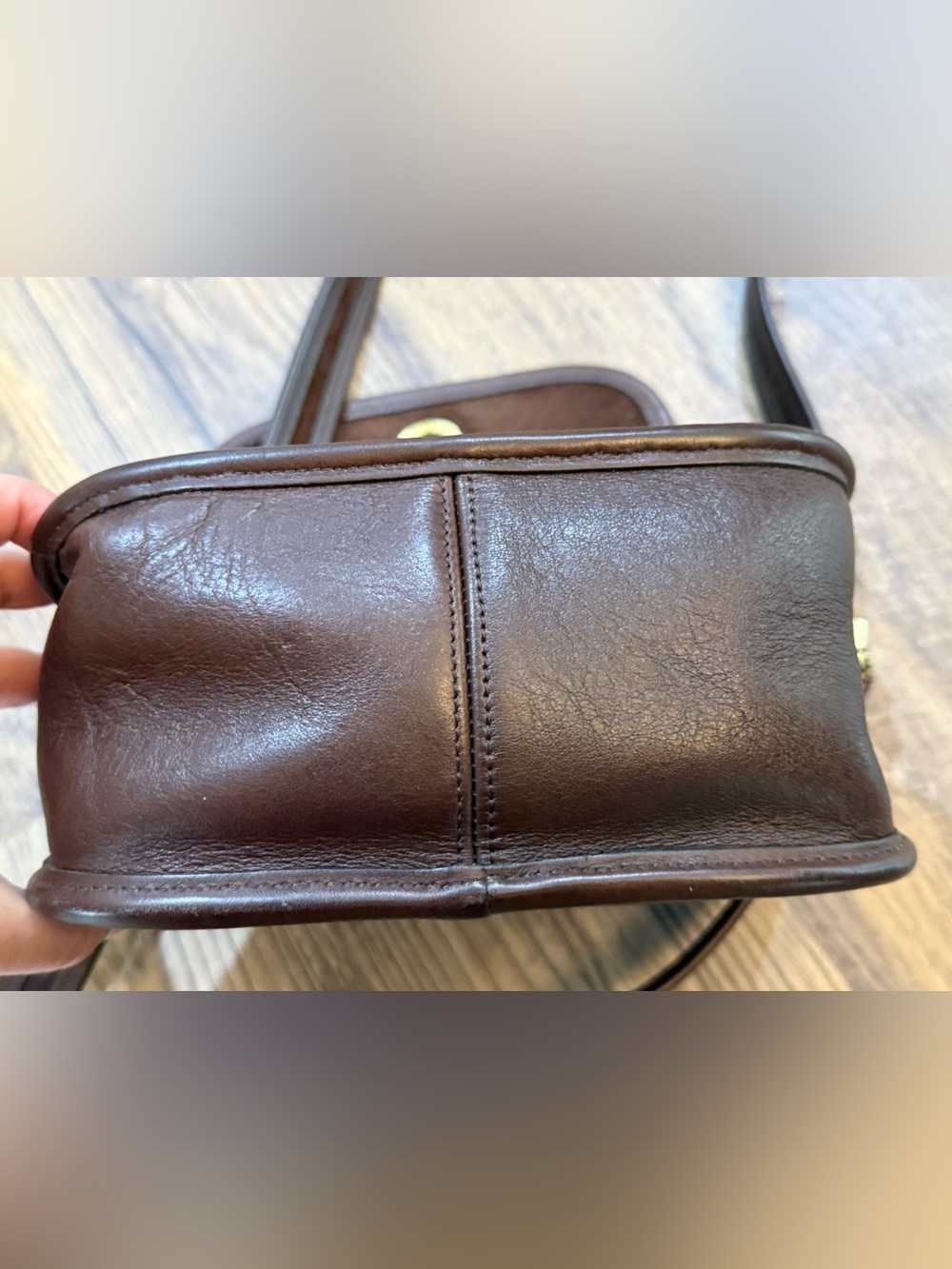 Vintage Coach Mahogany Brown 9965
Legacy Small Flap Crossbody Bag Brass hardware - Picture 4 of 16